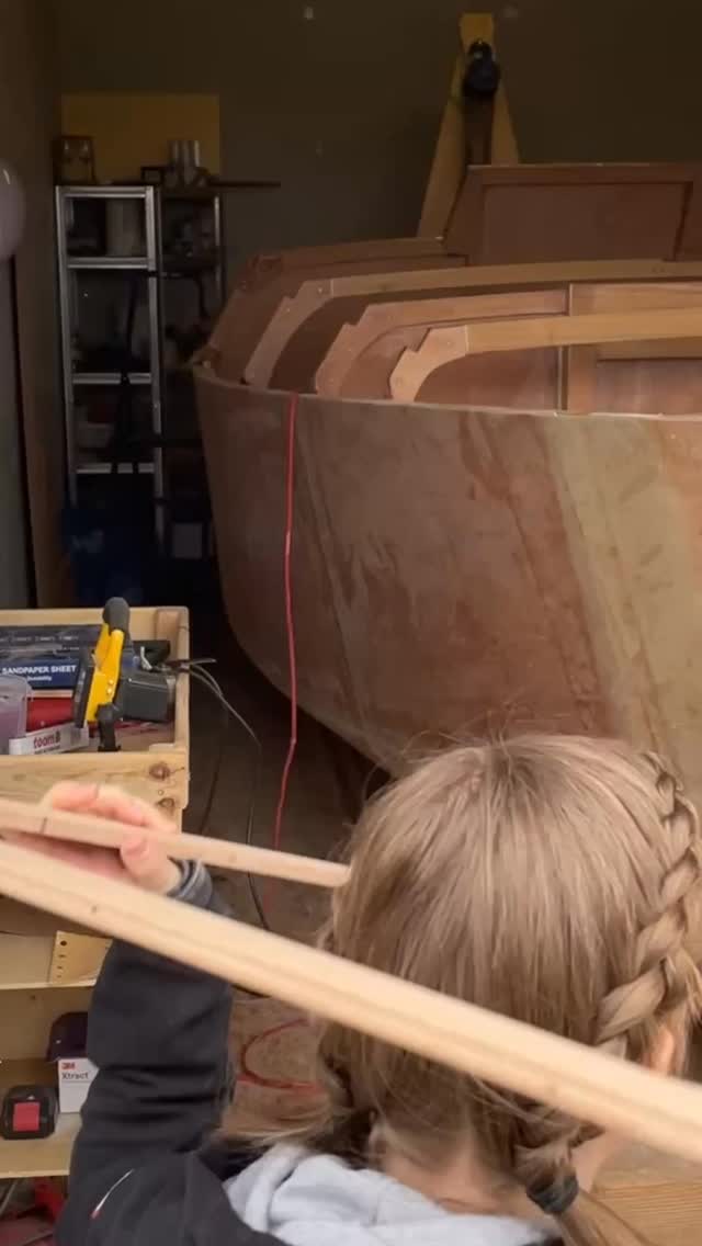 Das ist komplett schief gegangen…😬
So können wir die Luke nicht lassen.

Mehr dazu in unserem aktuellen YouTube Video 🎥
Link In der Bio

#bootsbau #segelboot #diyprojekt #handwerk #selbermachen